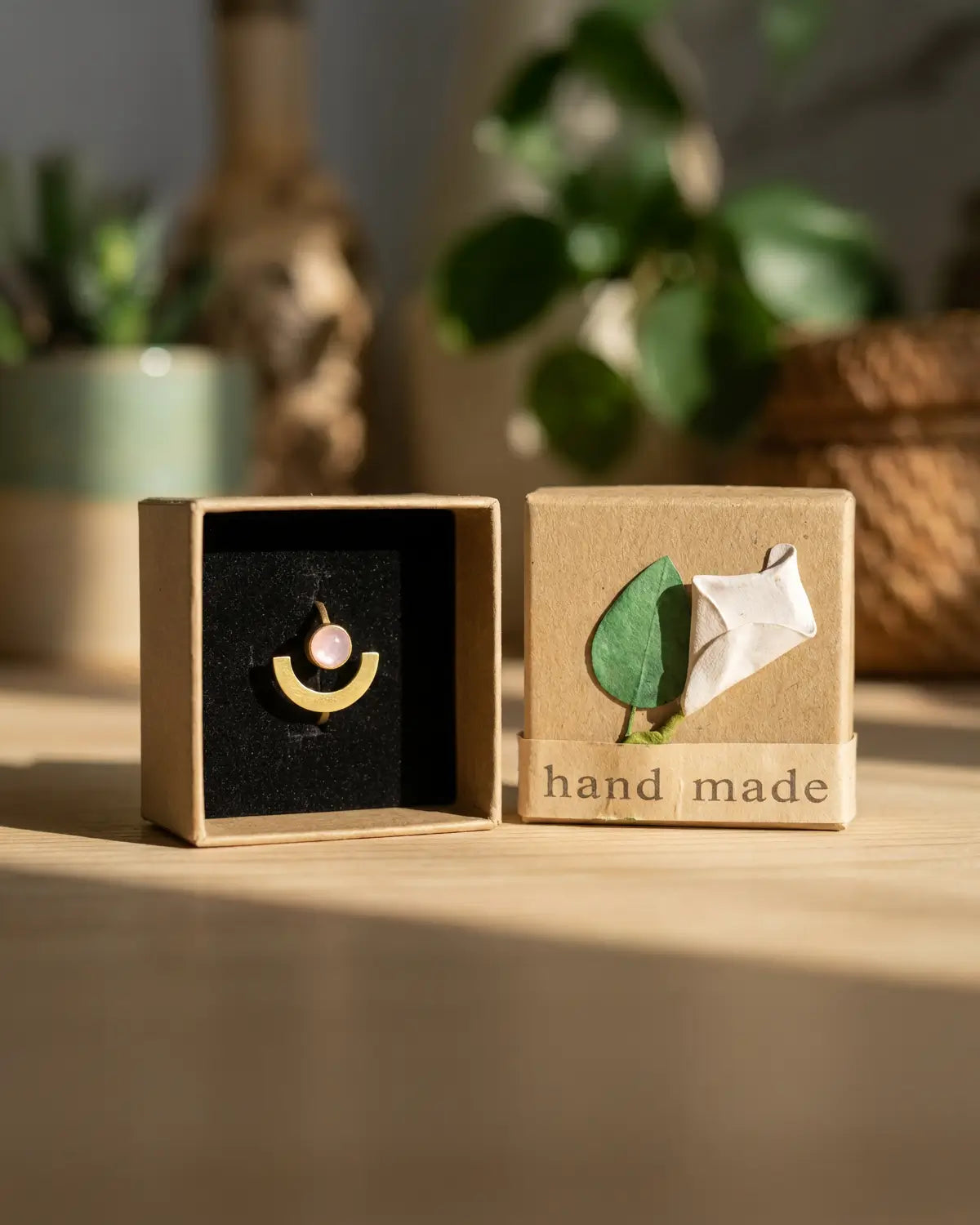 Packaging fleur de Lys de la bague Lune de Terre.